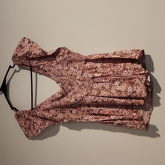 Flutter sleeve top - Picture 2 of 3